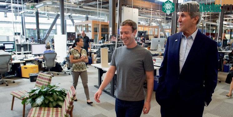 Facebook cũng đang tuyển thêm những kĩ sư giao diện não bộ-máy tính về để trợ giúp cho dự án Building 8 của mình.