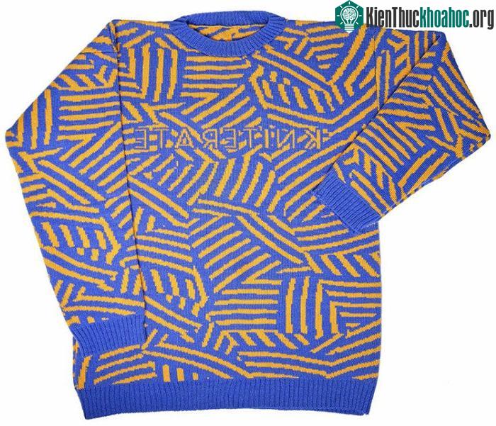 Một chiếc áo được dệt bởi Kniterate.