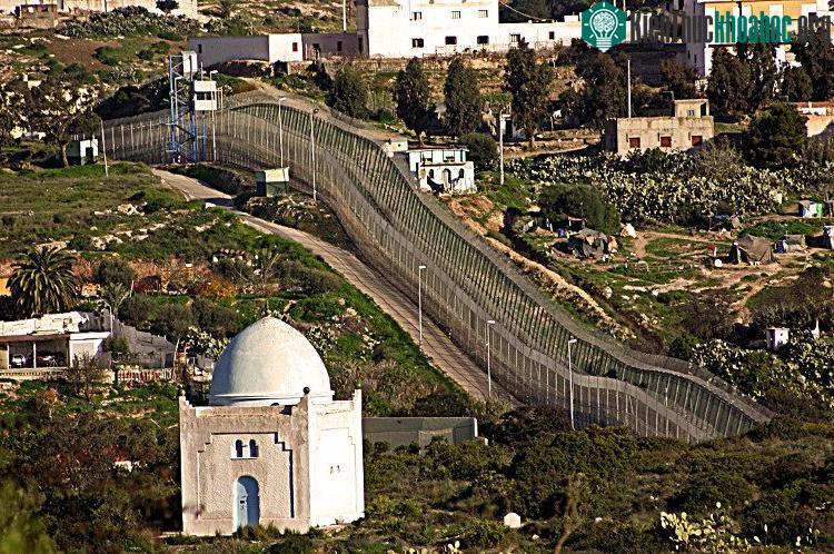 Đường biên giới Melilla thuộc Tây Ban Nha – Maroc