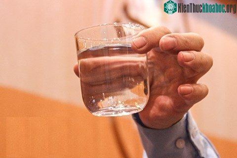Nước tinh khiết được sản xuất bằng thiết bị này đảm bảo tiêu chuẩn của thế giới, có thể uống được ngay.