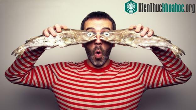 Hầu hết các trường hợp bị kích thích cười quá mức, dẫn đến khả năng bị trầm cảm nặng.