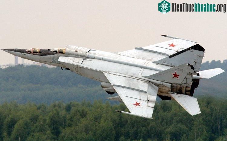 Máy bay MiG-25.