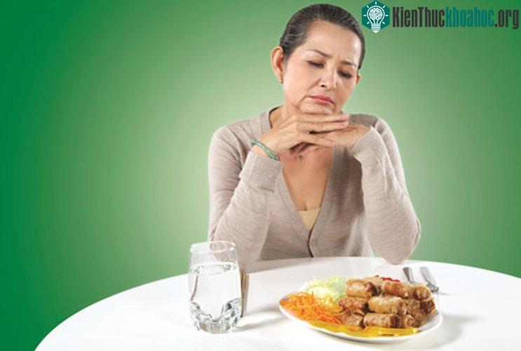 Chán ăn không có lý do, hay khó nhuốt cũng là những dấu hiệu của bệnh ung thư.