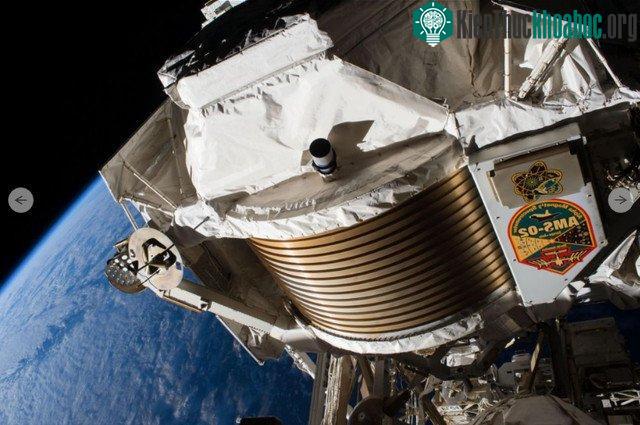 NASA và AMS vẫn muốn việc kiểm tra được tiếp tục tiến hành.
