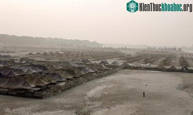 Thành phố lều được dựng lên ở Allahabad, Ấn Độ