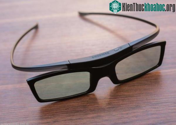 Kính 3D chủ động xấu, nặng và cần dùng pin.