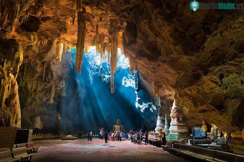 Hang động Khao Luang