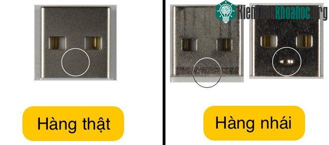 Bề mặt cổng USB xịn trông nhất quán, được làm phẳng, rất mịn.