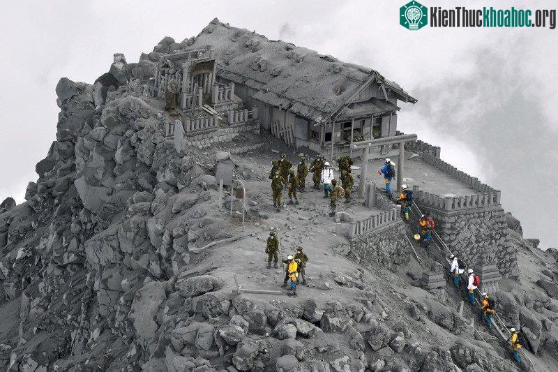 Sakurajima là một trong những núi lửa hoạt động dữ dội nhất Nhật Bản.
