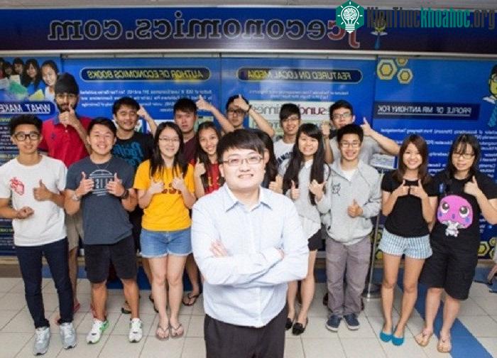 Các trung tâm dạy thêm mọc lên như nấm.