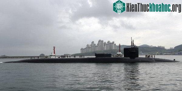 Tàu USS Michigan cập cảng Busan. (Ảnh: Hải quân Mỹ.)