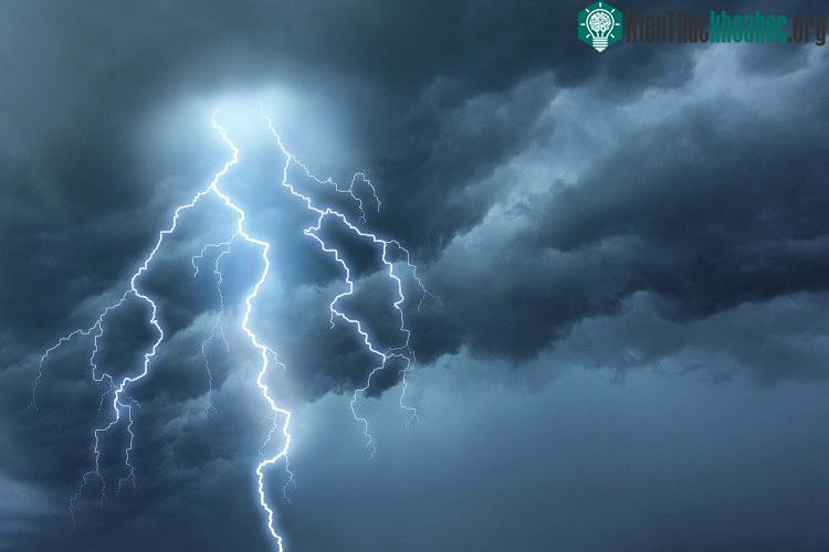 Mỗi năm tại Mỹ có khoảng 25 triệu lượt sét đánh.