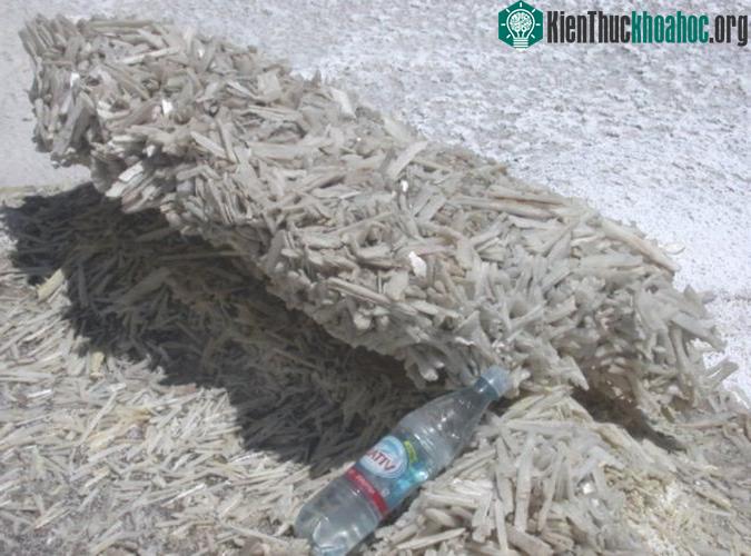 Một khối tinh thể băng trên dãy Andes. (Ảnh: Science Alert).