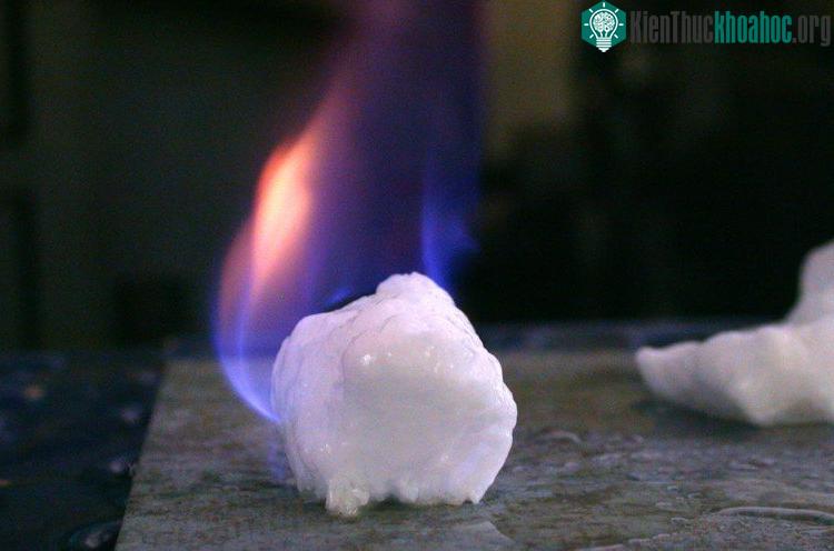 Nhiều quốc gia đang ráo riết đi tìm công nghệ để khai thác băng cháy.