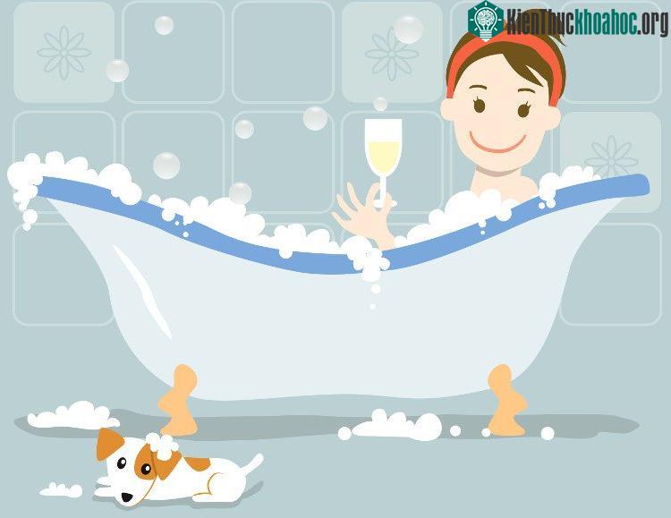 Tắm buổi tối giúp bạn ngủ ngon. (Ảnh: Internet).
