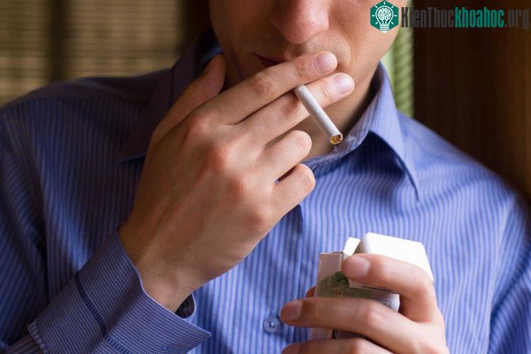 Có thể do di truyền, nhưng cũng do thói quen xấu như rượu bia, thuốc lá của nhiều người.