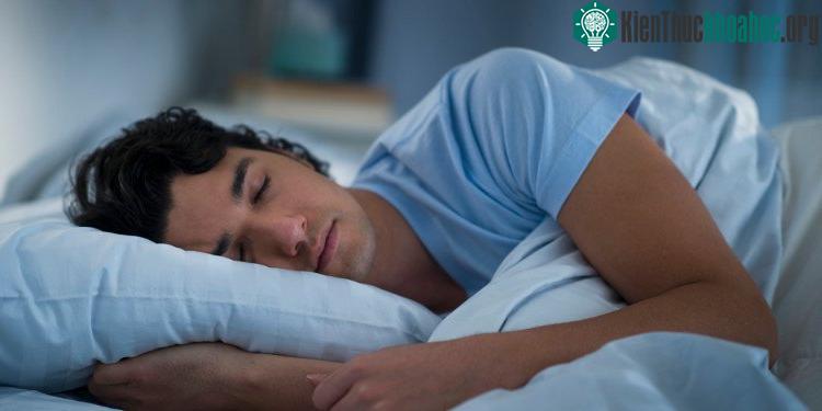 Dù không cảm nhận được mùi nhưng bạn sẽ vẫn thức dậy nếu hít phải khói nguy hiểm.