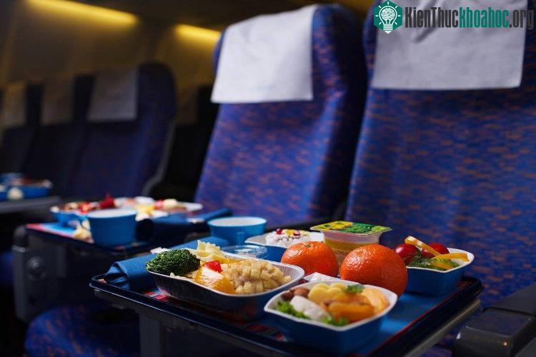 Đôi khi máy bay không thể phục vụ tất cả những món bạn muốn.