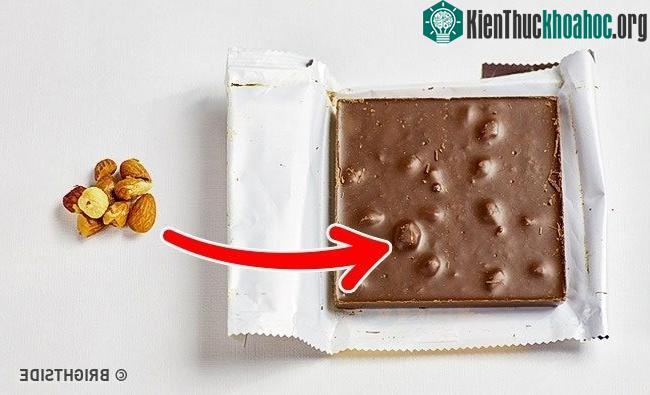 Thực tế, mỗi thanh chocolate thông thường, theo quy tắc chỉ chứa khoảng 3 - 5 hạt.