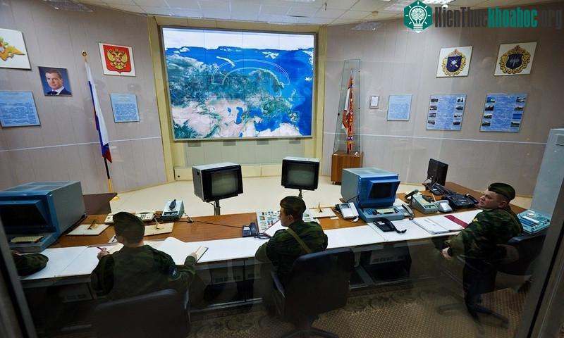 Don-2N được quản lý và điều khiển bởi siêu máy tính Elbrus-2 do Liên Xô chế tạo.