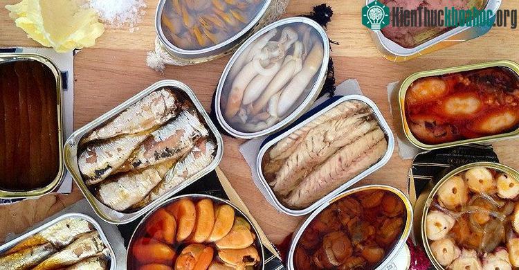 Không có gì đảm bảo 100% rằng quá trình khử trùng và đóng hộp sẽ ngăn chặn tất cả vi sinh vật lọt vào hộp.