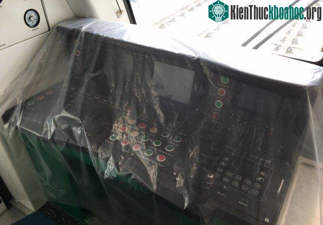 Hệ thống vận hành ở đầu kéo vẫn đang được phủ kín, chờ tới ngày chính thức đi vào hoạt động.
