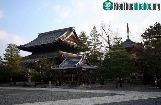Đền Chion-in.