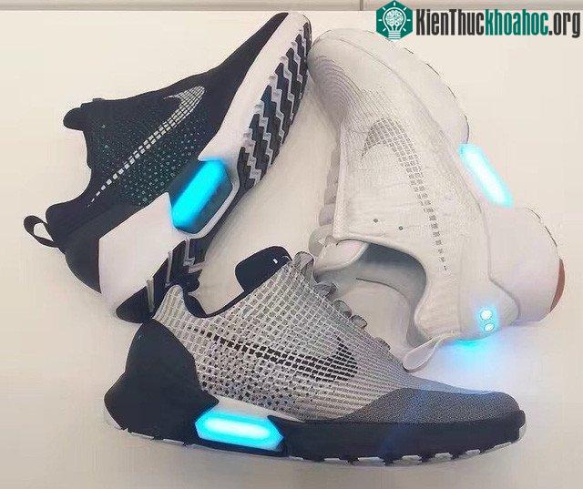 3 phối màu trên HyperAdapt 1.0 mà Nike đã phát hành.