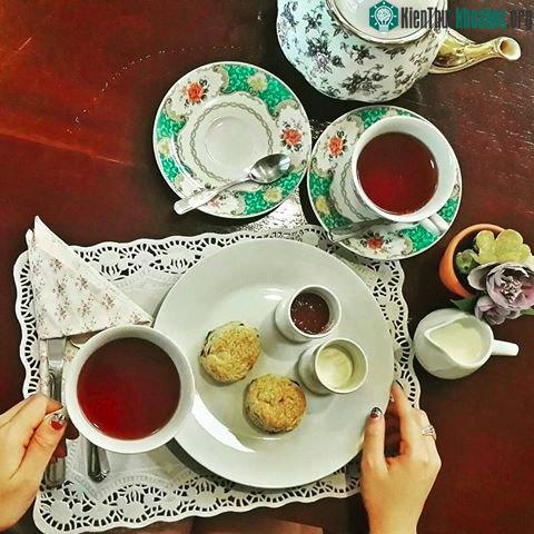 Một bữa trà chiều thường thấy.