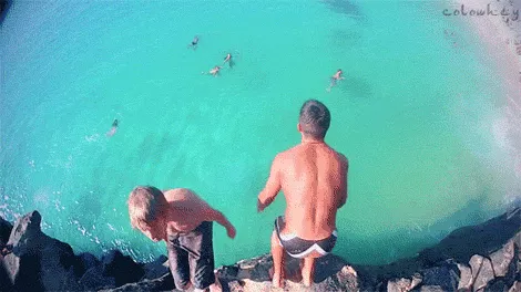 Mùa hè là một tấn bi kịch, chứ chả còn vui vẻ gì nữa.