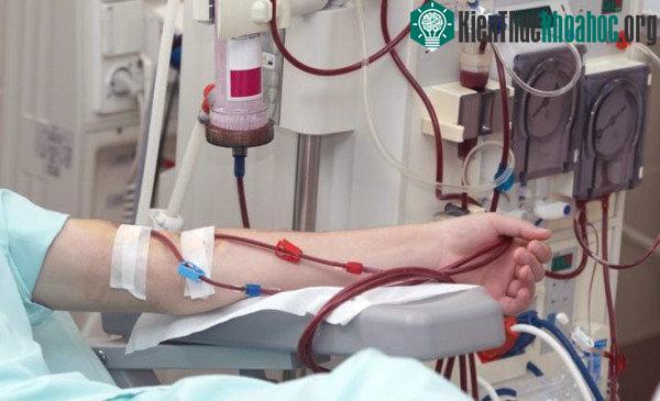 Nếu nước không đảm bảo tinh khiết, dễ dẫn đến biến chứng khi chạy thận.