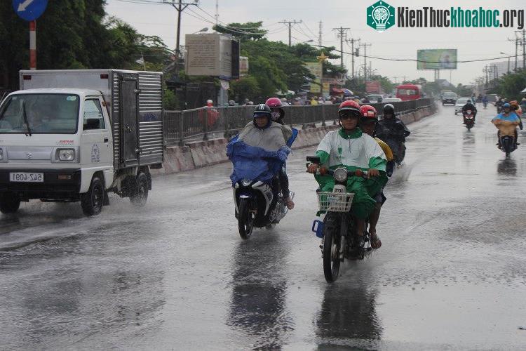 Mưa to nên tại các tỉnh vùng núi cần đề phòng lũ quét trên các sông suối nhỏ và sạt lở đất. (Ảnh minh họa).