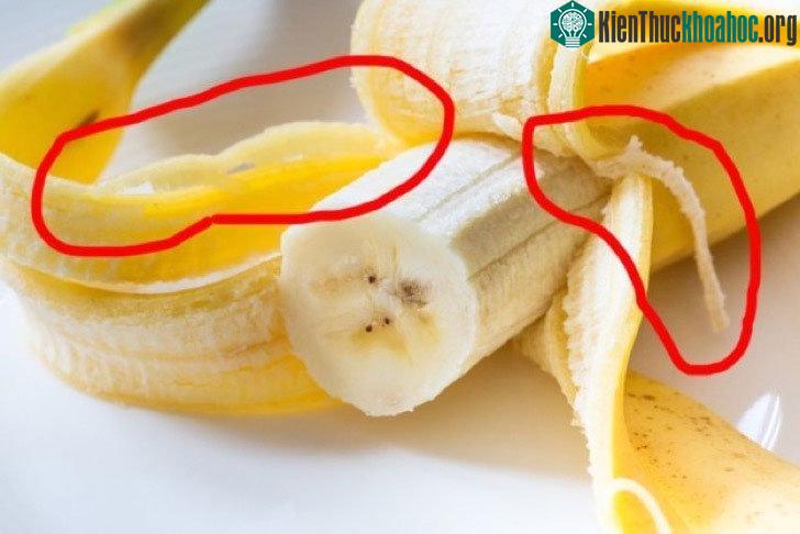 Những sợi vàng vàng bên trong quả chuối đáng ghét.