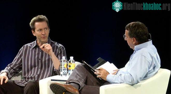 Scott Forstall trong một buổi tọa đàm tại Bảo tàng lịch sử máy tính ở Mountain View, bang California, Mỹ hôm 20/6. (Ảnh: AppleInsider).