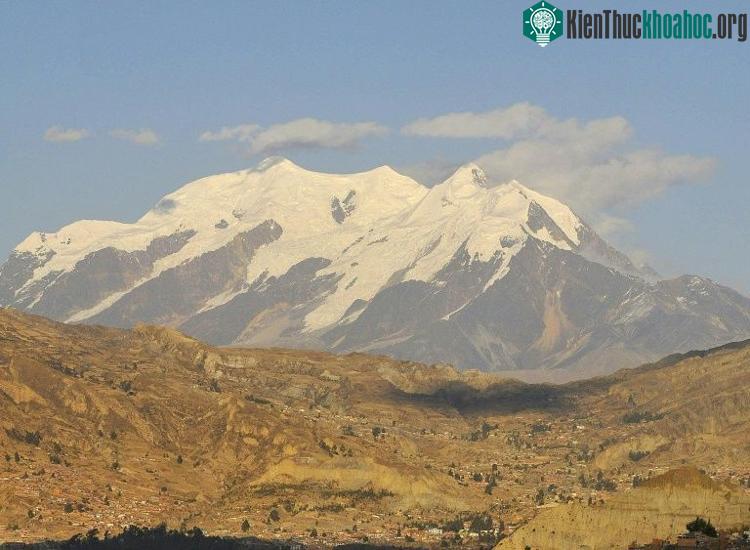 Đỉnh Illimani.
