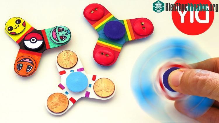 Đồ chơi xả stress Fidget Spinner.