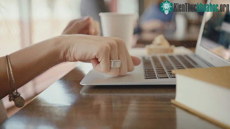Nhẫn Token có thể dùng làm chìa khóa để mở nhanh máy tính mà không cần nhập mật khẩu. (ẢNH CHỤP MÀN HÌNH).