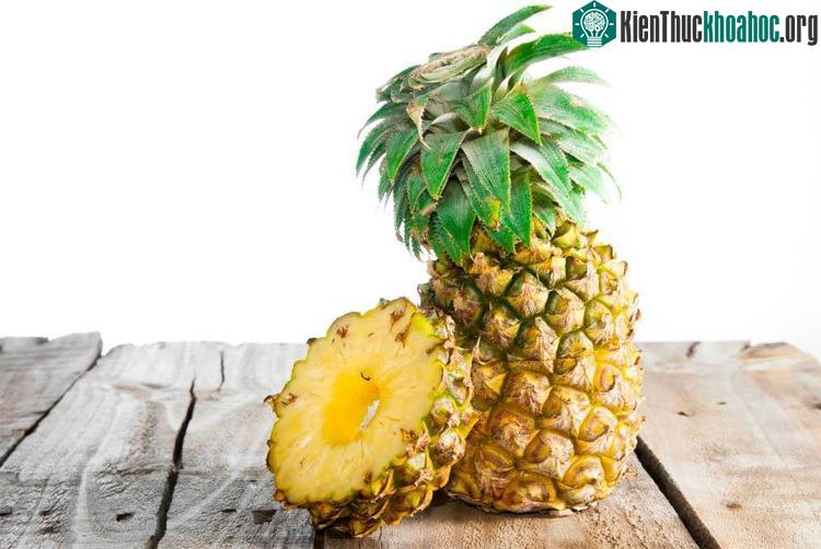200 gr dứa cung cấp cho cơ thể nhiều vitamin C hơn lượng khuyến nghị hàng ngày. (Ảnh: foodnetwork).
