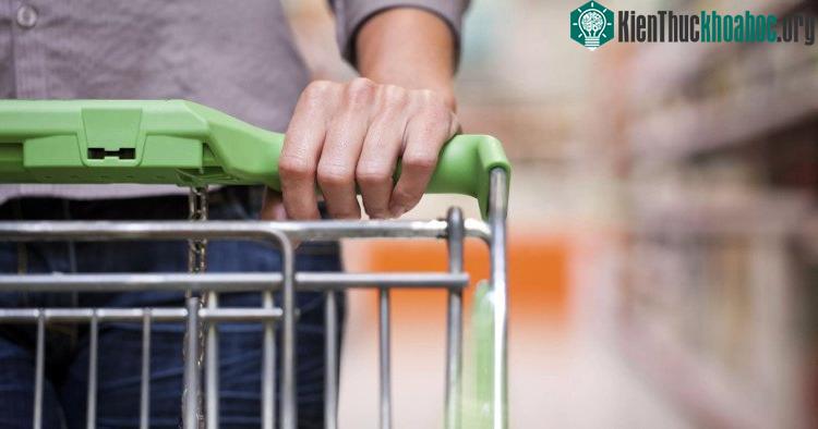 3/4 số xe đẩy trong một loạt các cửa hàng bị các nhà khoa học phát hiện có chứa loại vi khuẩn rất có hại.