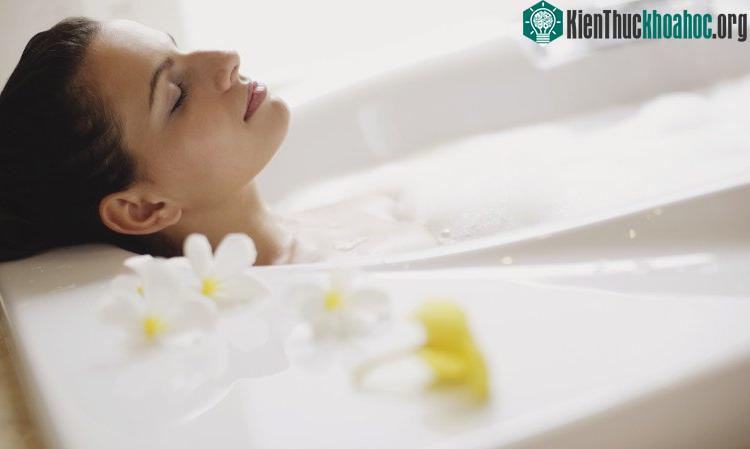 Các nhà nghiên cứu tại Trung tâm Y tế Neuromedic tại Đại học Rochester tin rằng, giấc ngủ là yếu tố bắt buộc để có một sức khỏe tốt, đặc biệt là sức khỏe của não bộ. Xem thêm tại đây