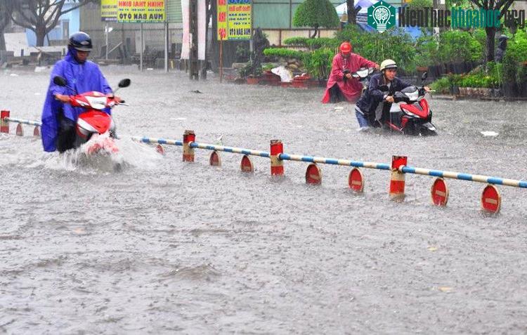 Ngày và đêm 13/7, mưa giảm dần về cường độ và diện, số điểm mưa lượng khá chỉ còn cục bộ.