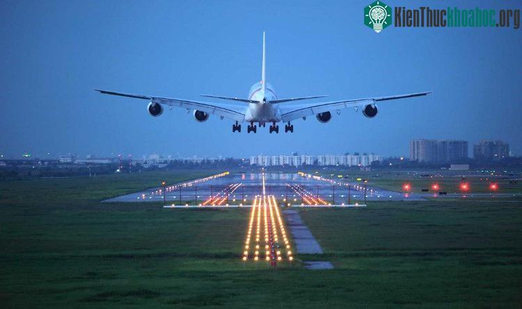 Thời điểm nóng nhất trong ngày, 10-30% số máy bay chở đủ tải trọng có thể phải rút bớt lượng nhiên liệu.