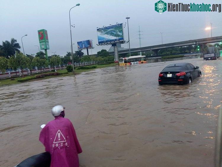 Ở Hà Nội, mưa chủ yếu vào chiều tối và đêm và rải rác có dông.