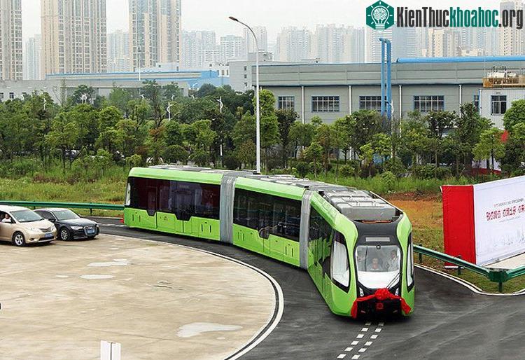 Đoàn tàu được chạy thử nghiệm ở Chu Châu, tỉnh Hồ Nam, Trung Quốc - (Ảnh: BP).
