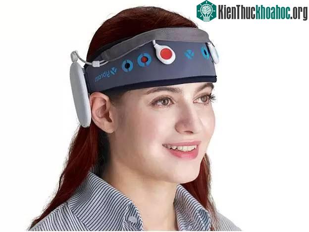 Mindd có trọng lượng chỉ khoảng 150 gram và không gây nên cảm giác sốc khi sử dụng.
