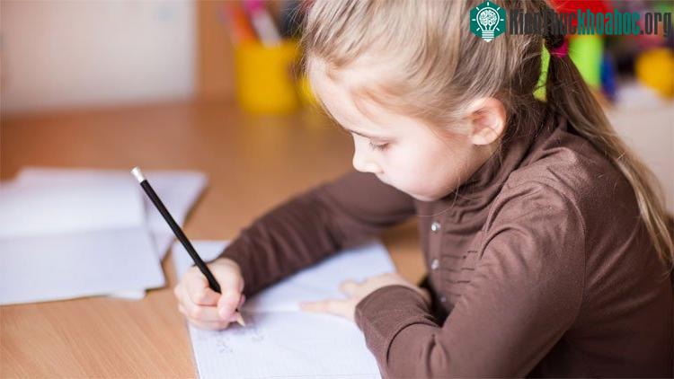 Ngoài ra học sinh cho biết, họ thích sử dụng tay phải cho các bài kiểm tra ít vận dụng tay nghề hơn trong số tất cả các thử nghiệm.