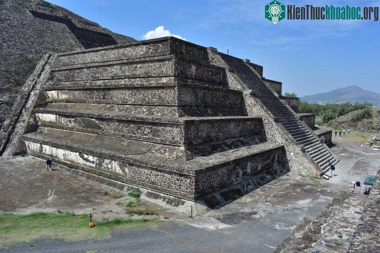 Mộ tế trong kim tự tháp Mặt Trăng có cả hài cốt người và động vật.