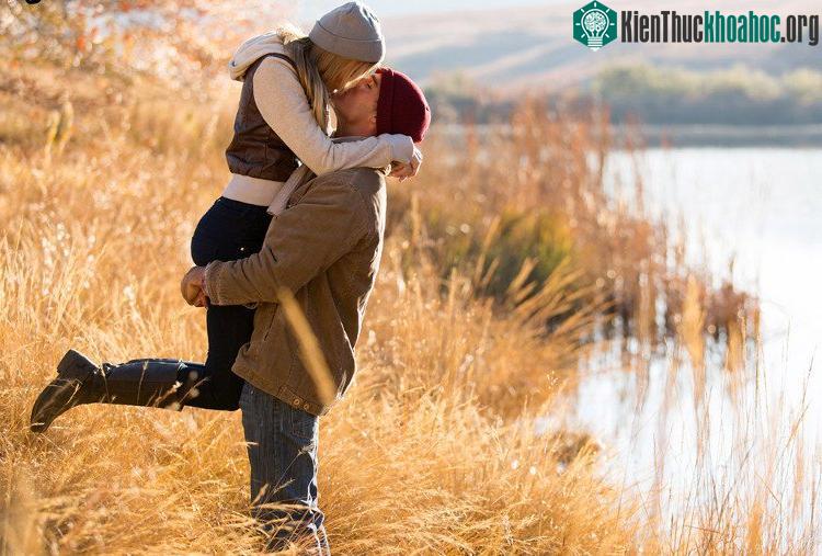 5% trong số người ở độ tuổi từ 45 trở lên ở nhiều nước trên thế giới "khóa môi" ít nhất 31 lần/tuần.