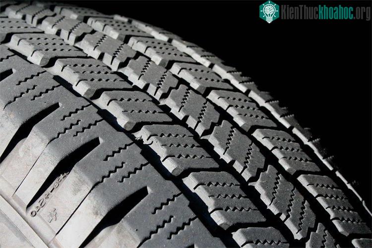 Lốp cao su thổi phồng cũng giúp làm giảm ma sát.