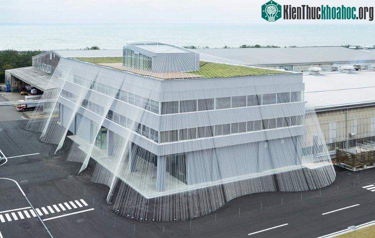 Mạng lưới sợi dây carbon là phương pháp chống động đất mới ở Nhật Bản.